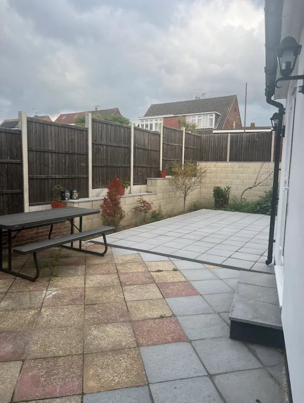Brand new house with multiple rooms to rent - student accommodation in Erith - img_7