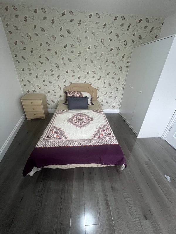 Brand new house with multiple rooms to rent - student accommodation in Erith - img_8
