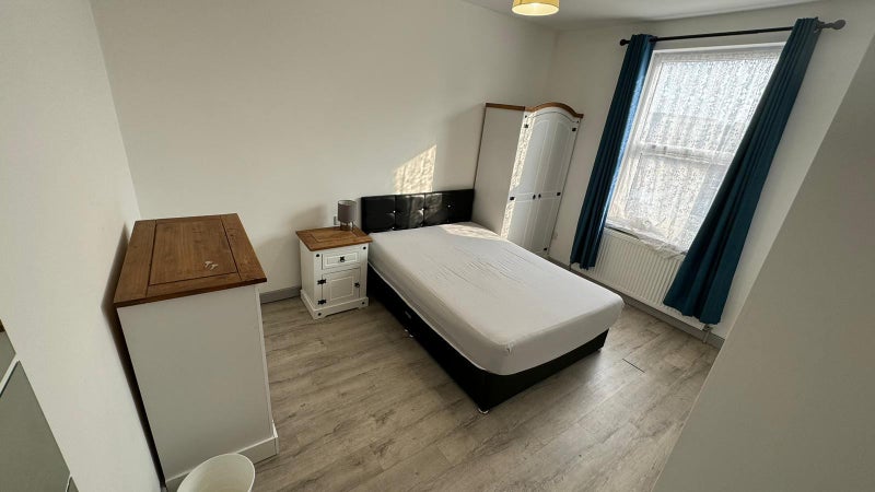 Brand New Six Double Rooms Wembley Park - student accommodation in Wembley Park - img_1