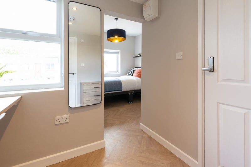 Modern 1 Bed 7 mins Walk to Wallington STN student accommodation in Hackbridge - img_7