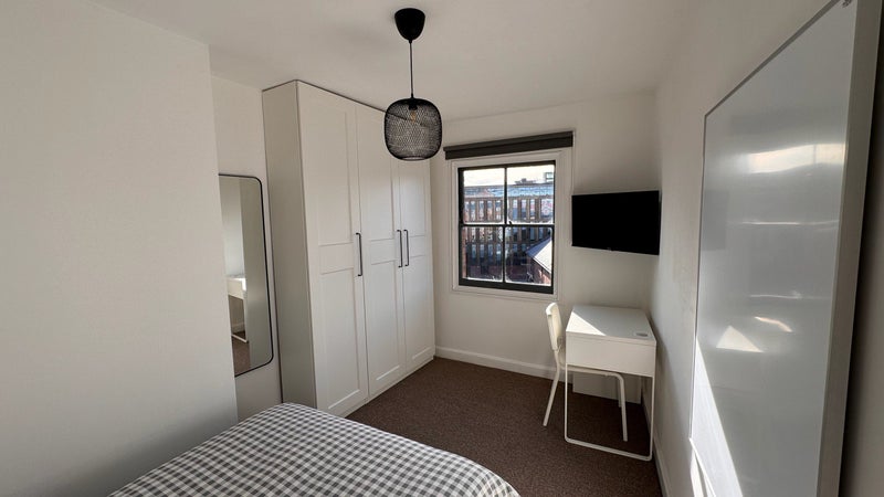 Bright And Quiet Room In Town Center - student accommodation in Northampton - img_1