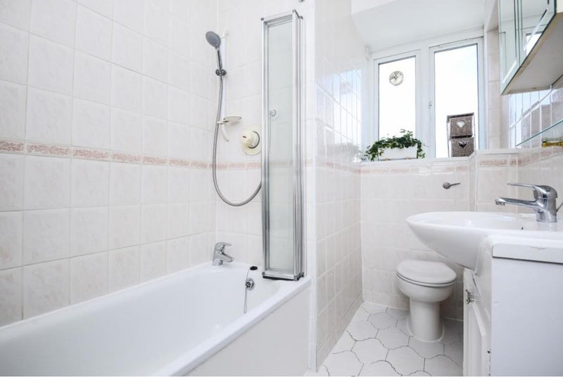 Bright and spacious double bedroom in 2 bed flat - student accommodation in St John's Wood - img_4