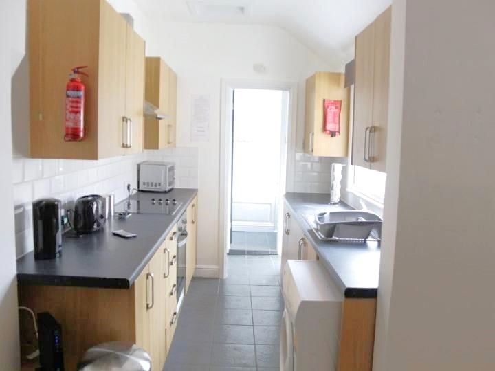 Bright Double En-suite Room Available to let - student accommodation in Lincoln - img_7