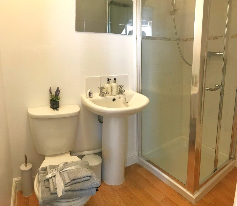 Bright Double En-suite Room Available to let - student accommodation in Lincoln - img_8