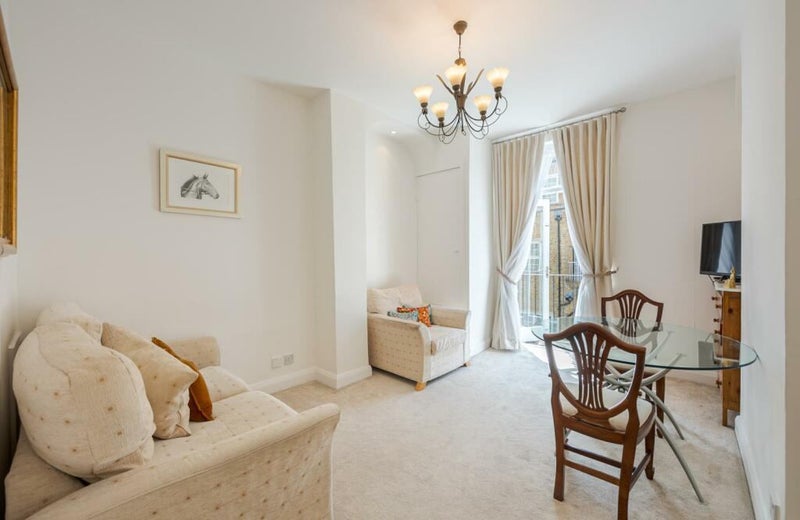 Bright Double Room,SW1, Balcony, 5 min Belgravia - student accommodation in London SW1 - img_2