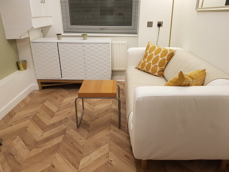 Bright modern room ideal for clean & tidy female.. - student accommodation in Shepherds Bush - img_4