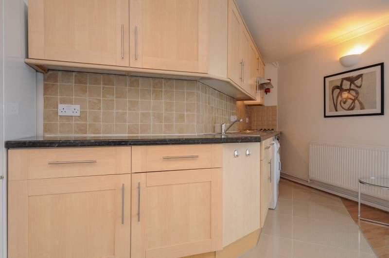Bright prof share, 1 dble rms. ALL bills/WiFi/TV's - student accommodation in Chiswick - img_6