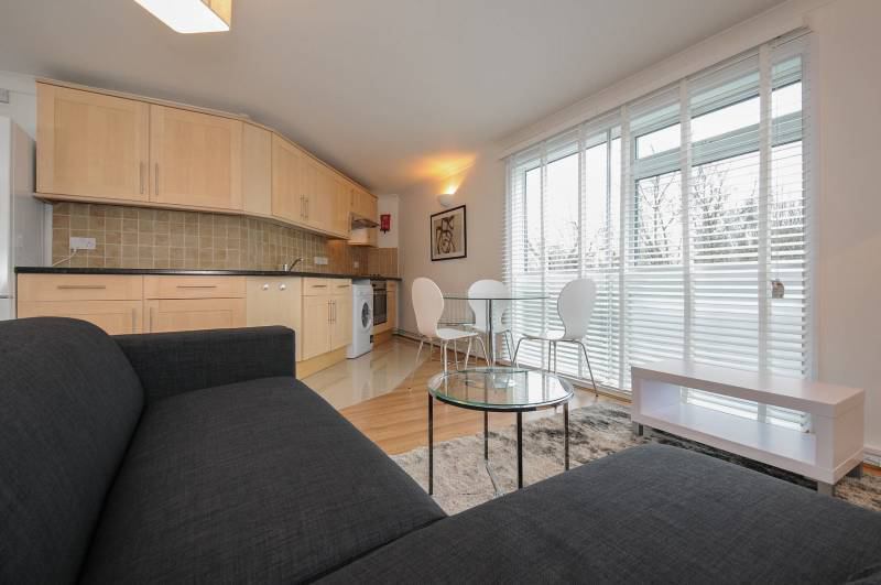 Bright prof share, 1 dble rms. ALL bills/WiFi/TV's - student accommodation in Chiswick - img_4