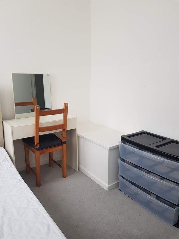 Bright Single Bedroom - student accommodation in Kilburn - img_2