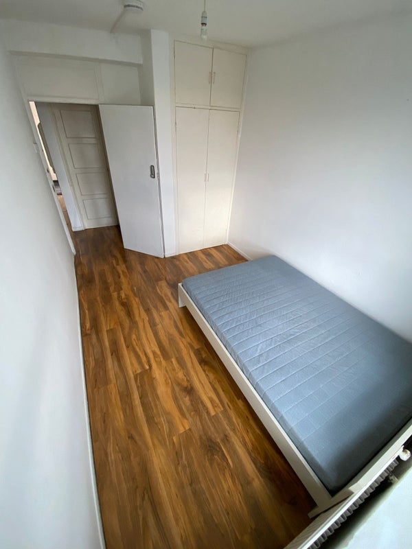 Bright Spacious 4 Bed Flat - student accommodation in Bow Road - img_3