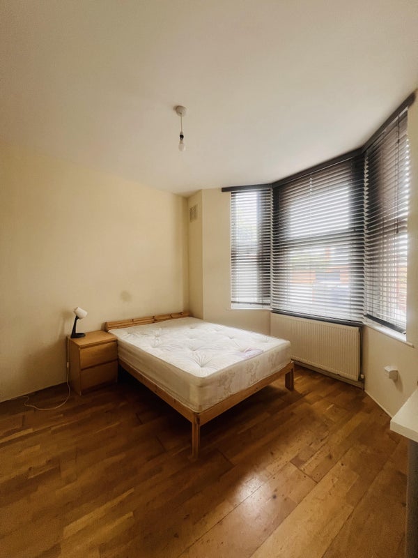 Bright Spacious Double Room in NW10 for Rent - student accommodation in Harlesden - img_2