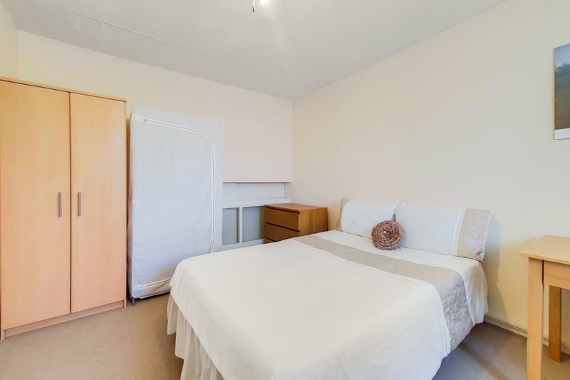 Bright two bedroom property Near Victoria - student accommodation in Vauxhall Bridge - img_1
