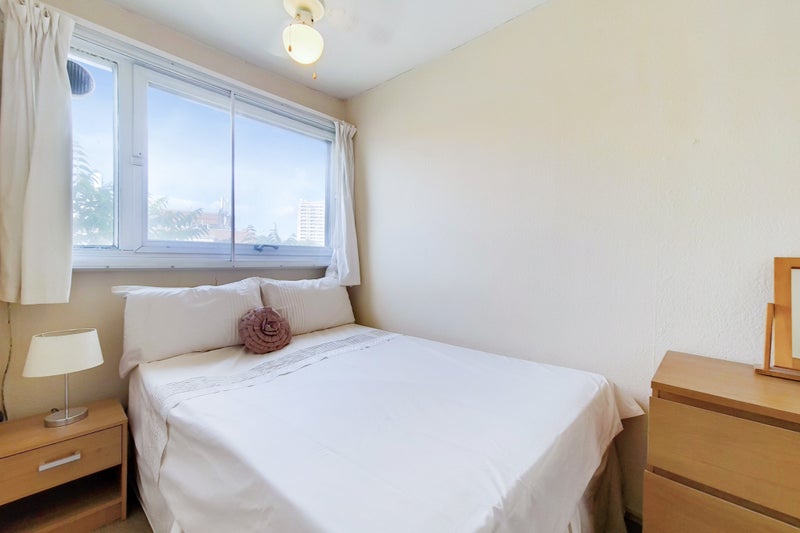 Bright two bedroom property Near Victoria - student accommodation in Vauxhall Bridge - img_3