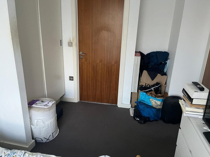 Canal-facing Spacious Ensuite Double Bedroom in M4 - student accommodation in Manchester City Centre - img_2