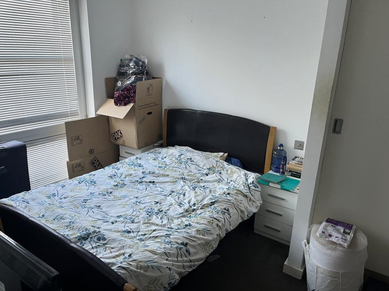 Canal-facing Spacious Ensuite Double Bedroom in M4 - student accommodation in Manchester City Centre - img_1