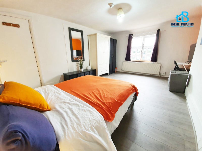 Central Double room, next Waterloo Station! - student accommodation in Waterloo - img_1