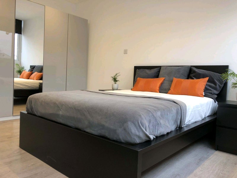 Central Location - student accommodation in Colindale - img_1