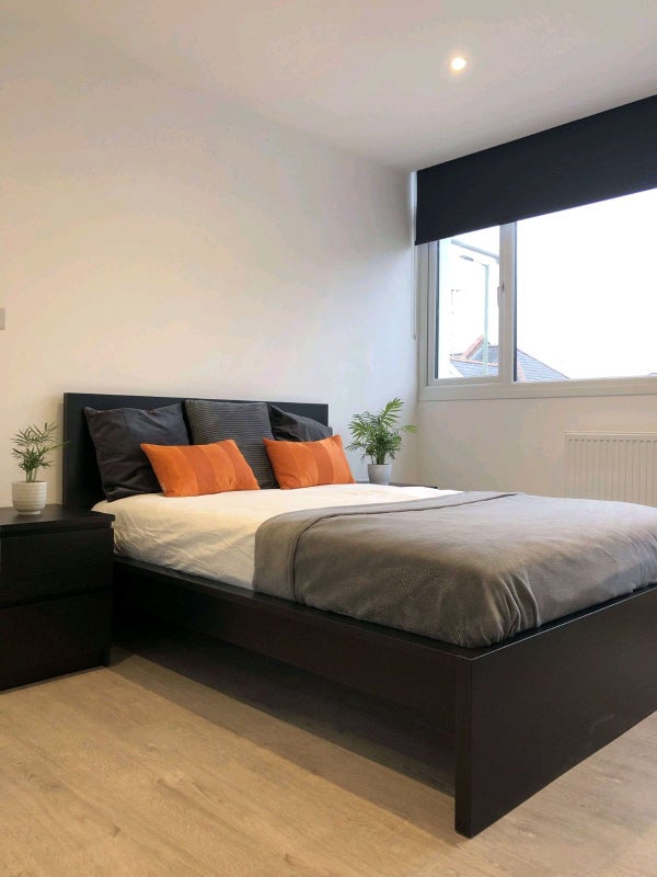 Central Location - student accommodation in Colindale - img_2