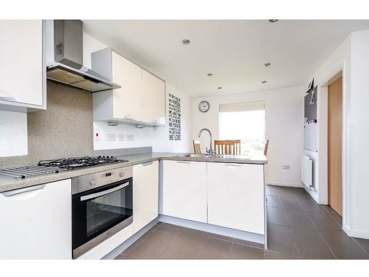 Charming room in modern town house - CB3 - student accommodation in Cambridge - img_3