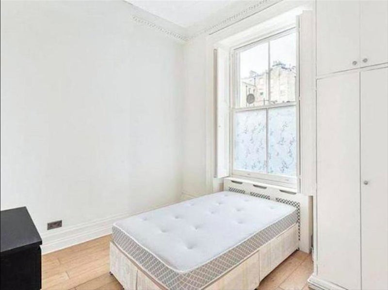 Chelsea large King Ensuite with desk - student accommodation in South Kensington - img_1
