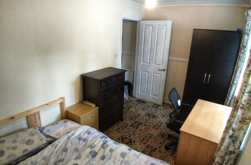City Center property, close to major supermarket - student accommodation in Portsmouth - img_2