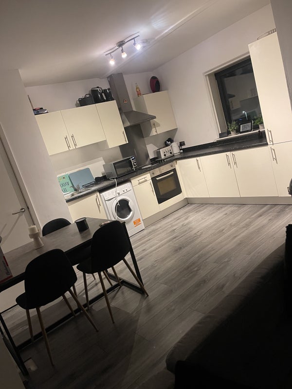 City centre FLAT share ** tenancy takeover - student accommodation in Liverpool City Centre - img_6
