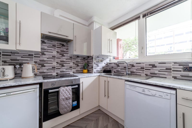 Clean & Great Double Bedrooms Available - student accommodation in Roehampton - img_5