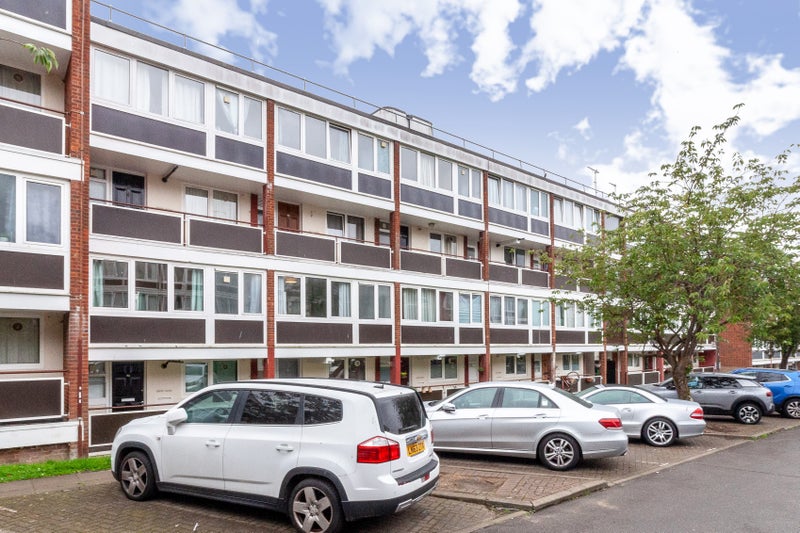 Clean & Great Double Bedrooms Available - student accommodation in Roehampton - img_8