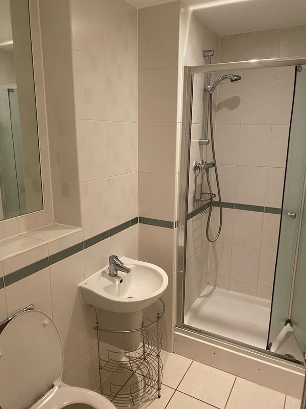 Comfortable en-suite room in 5 min from DLR - student accommodation in Devons Road - img_3