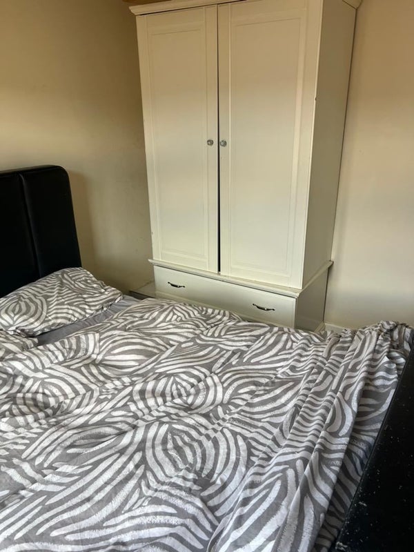 Comfy double bed - student accommodation in Bolton - img_7