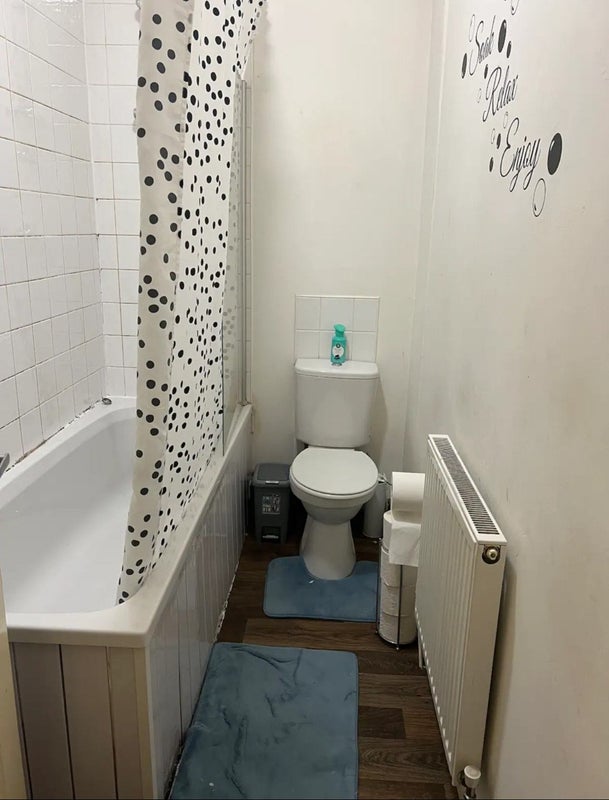 Comfy double bed - student accommodation in Bolton - img_2
