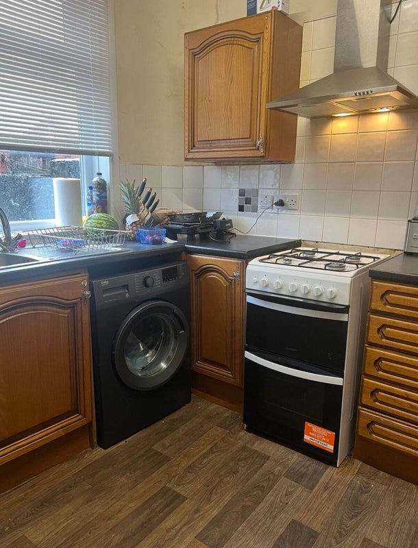 Comfy double bed - student accommodation in Bolton - img_3
