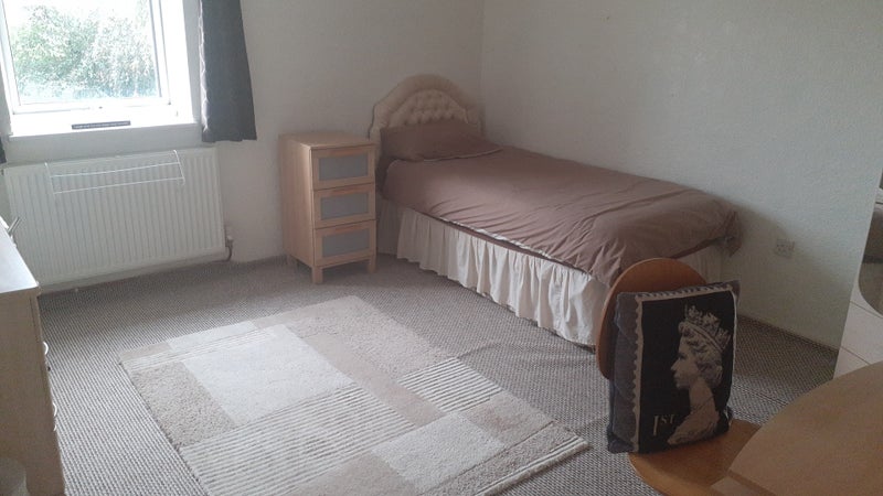 Comfy room - student accommodation in Peterborough - img_3