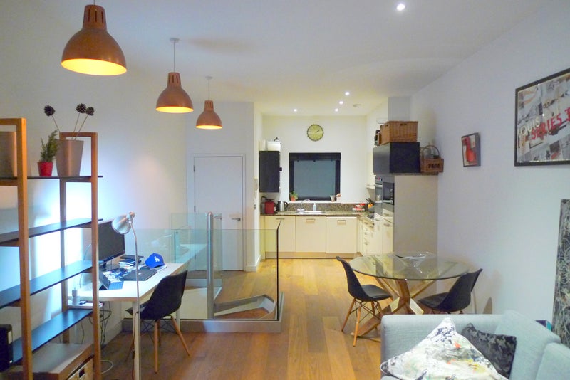 Contemporary duplex apartment off Hoxton Square! - student accommodation in Hoxton - img_3