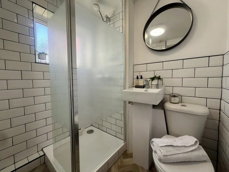 Cosy 3 BedRoom Home Available -Shortterm - student accommodation in Wheatley Hill - img_2