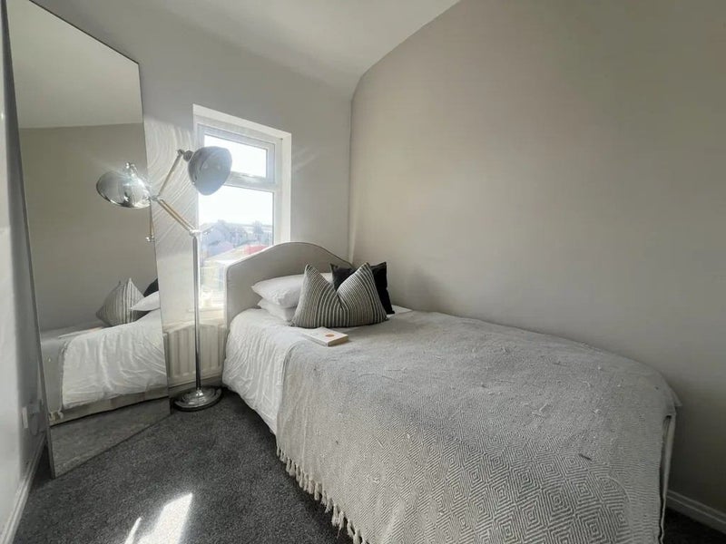 Cosy 3 BedRoom Home Available -Shortterm - student accommodation in Wheatley Hill - img_5
