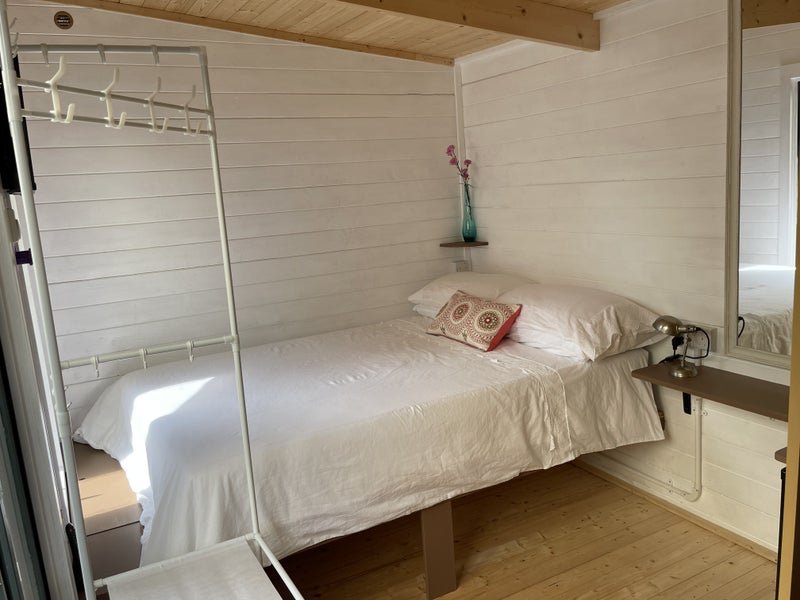 Cosy self-contained log cabin in Chichester - student accommodation in Chichester - img_3