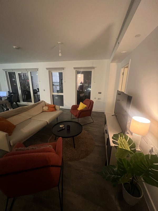 Couple Wanted - Double En Suite -  Pontoon Dock - student accommodation in Docklands - img_3