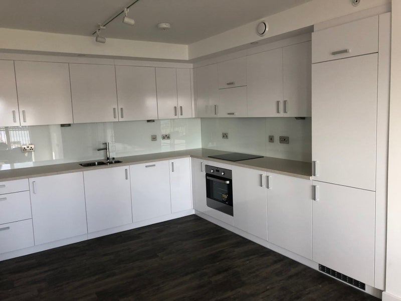 Couple Wanted For Luxury New Flat - student accommodation in London E16 - img_2