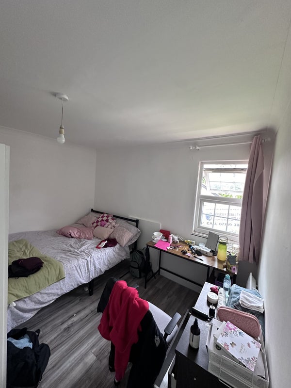 Cozy room available - student accommodation in Egham - img_2