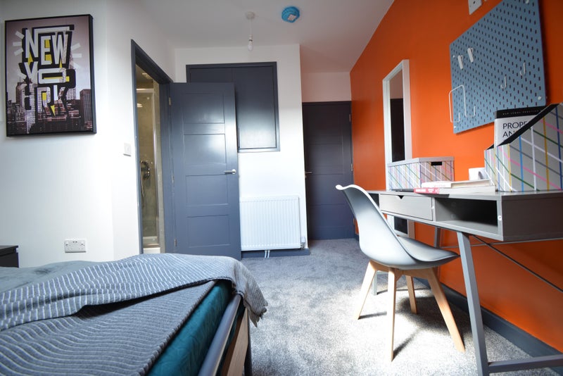 CV1 2HW Far Gosford– Premium ensuite Room - student accommodation in Coventry - img_1