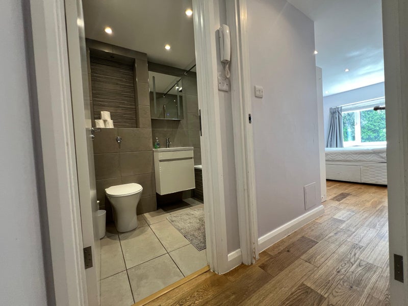 Dartford**Brand New 1 Double Bedroom House** - student accommodation in Crayford - img_1