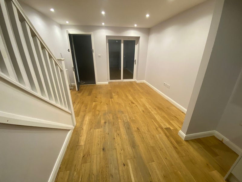Dartford**Brand New 1 Double Bedroom House** - student accommodation in Crayford - img_9