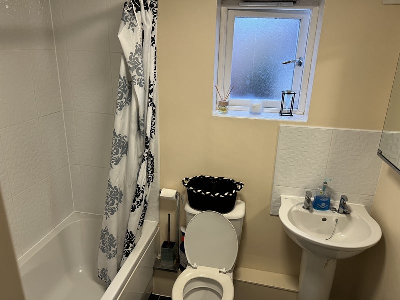 Deluxe 2 Bed+2Bath Flat In Willen Milton Keynes - student accommodation in Willen - img_3