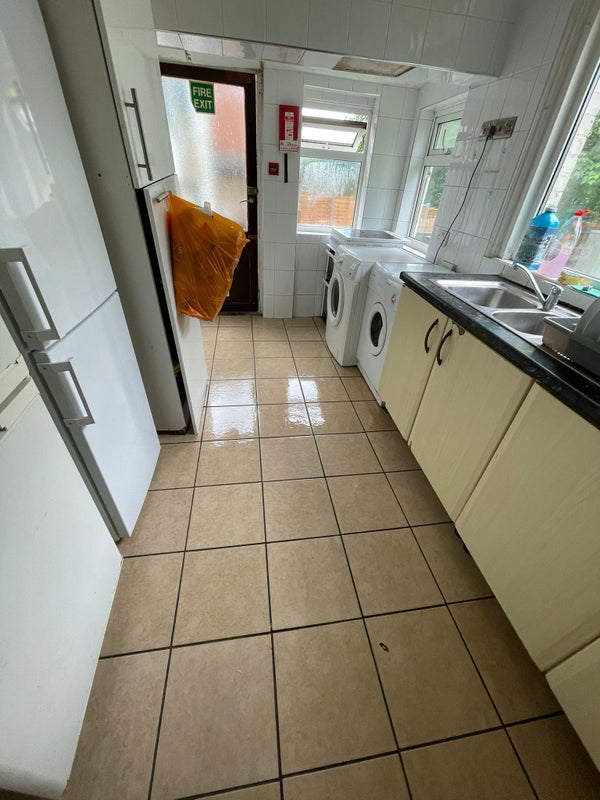 Discount for Property Manager - £325PCM INC Bills - student accommodation in Luton - img_5