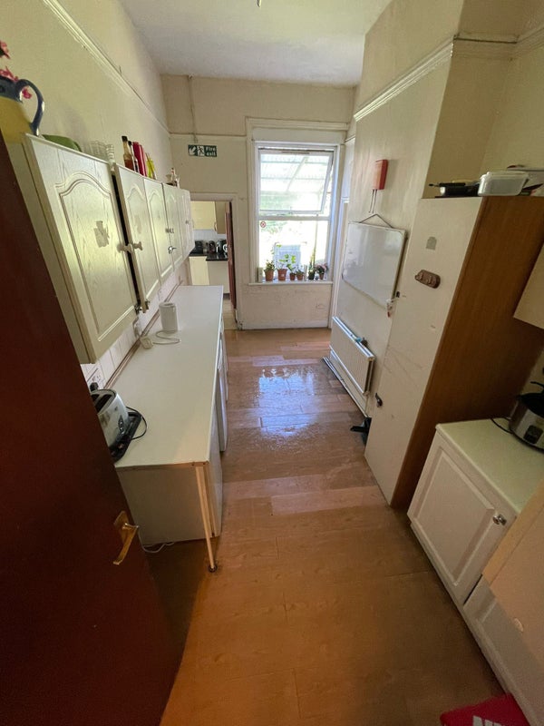 Discount for Property Manager - £325PCM INC Bills - student accommodation in Luton - img_6