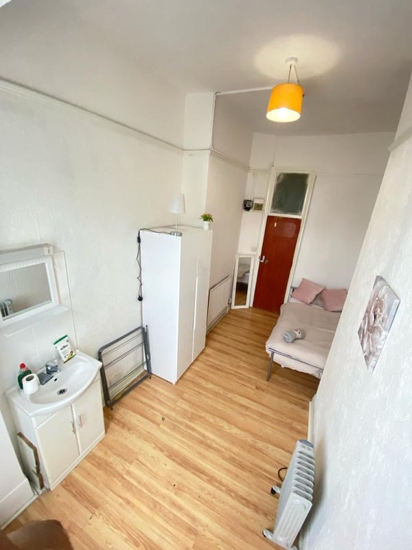 Discount for Property Manager - £325PCM INC Bills - student accommodation in Luton - img_2
