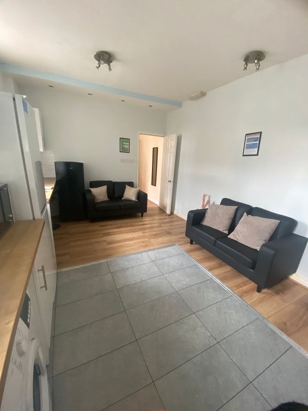 Dont Miss This En-Suite !!!! - student accommodation in Coventry - img_4