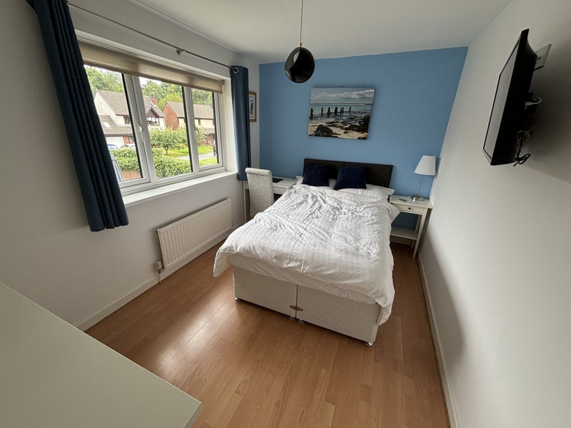 Double and large single room in family house - student accommodation in Warrington - img_8