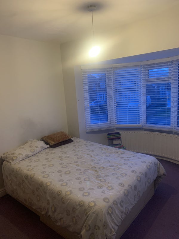 accommodation/double-and-single-room-to-let-in-castle-bromwich/13082024_90915158.jpg